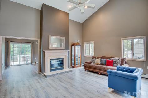 19 Dawson Lane Monroe NJ 08831