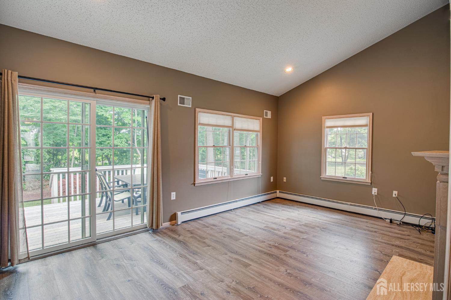 19 Dawson Lane Monroe NJ 08831