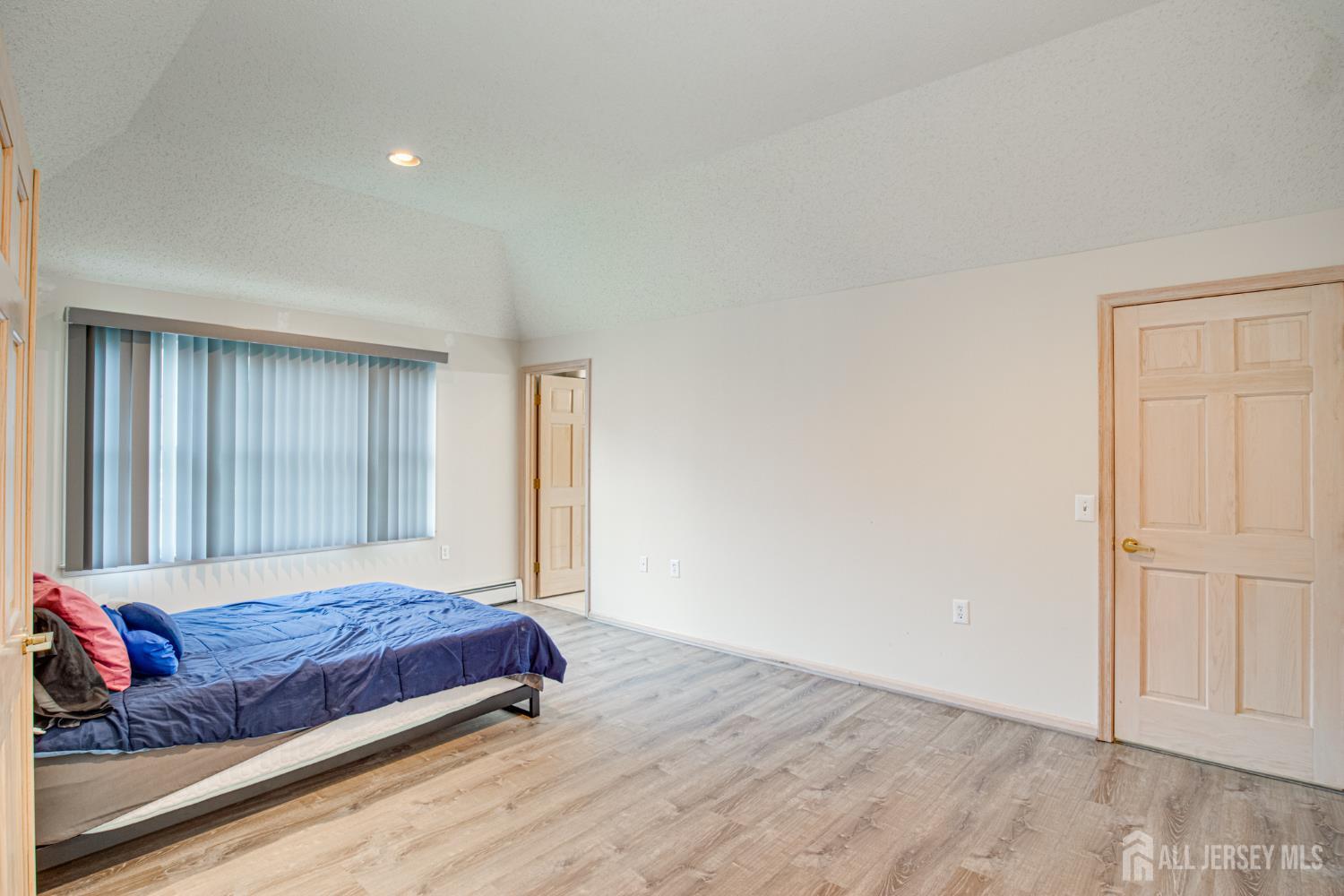 19 Dawson Lane Monroe NJ 08831