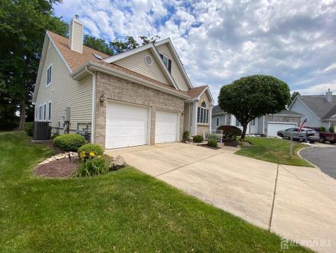 19 Dawson Lane Monroe NJ 08831