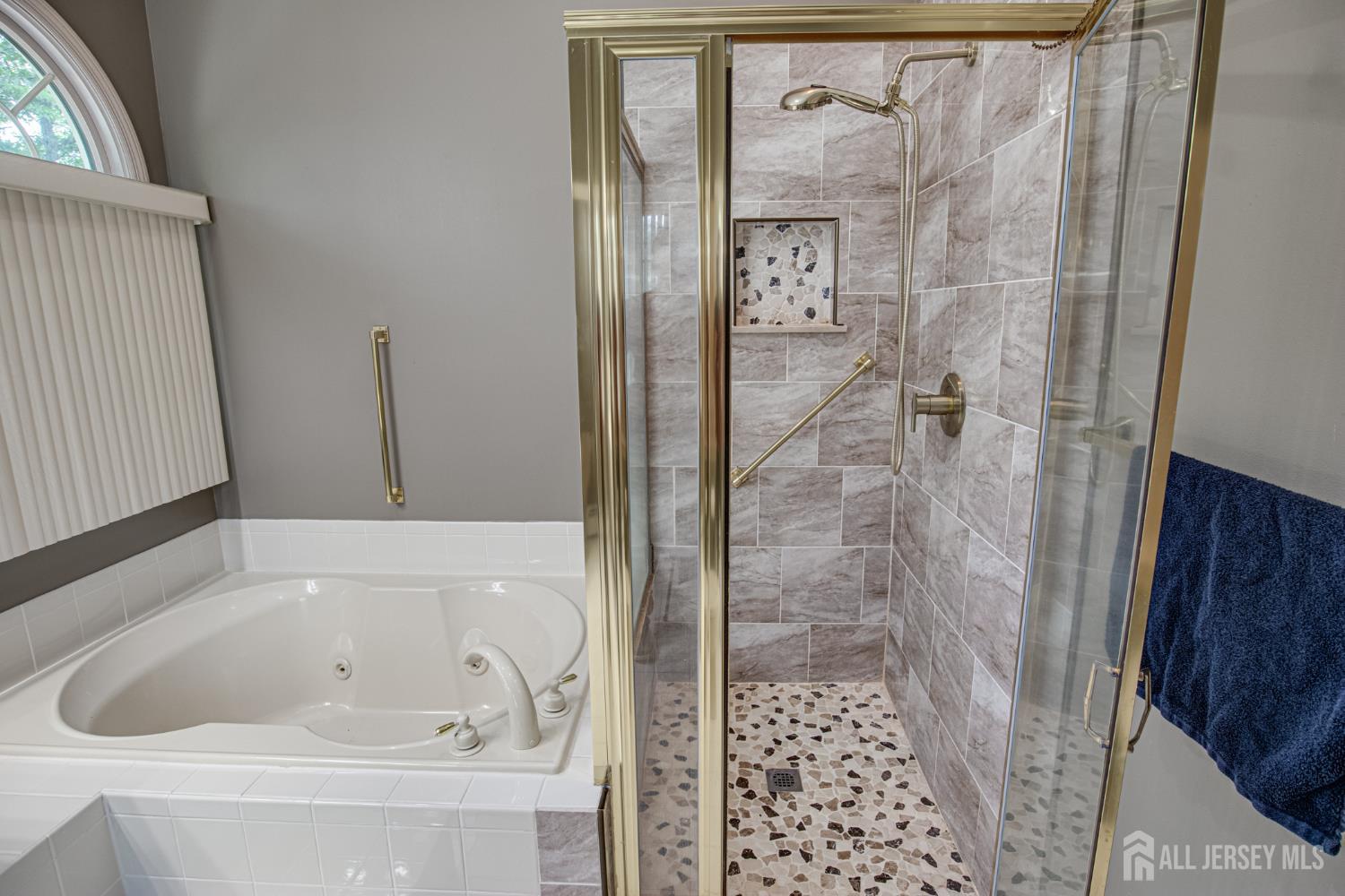 19 Dawson Lane Monroe NJ 08831