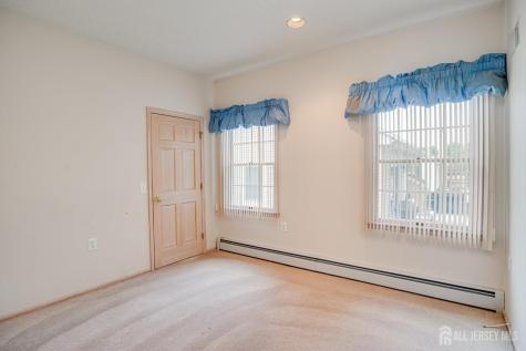 19 Dawson Lane Monroe NJ 08831