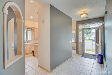 19 Dawson Lane Monroe NJ 08831