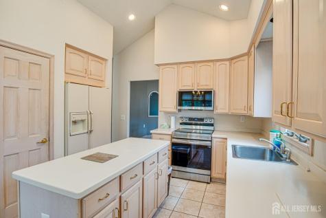 19 Dawson Lane Monroe NJ 08831
