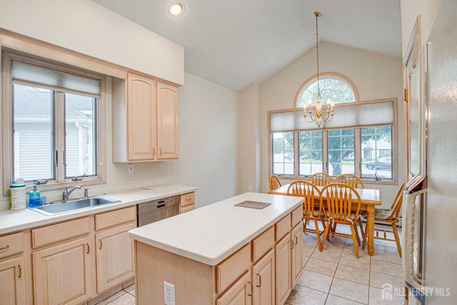 19 Dawson Lane Monroe NJ 08831