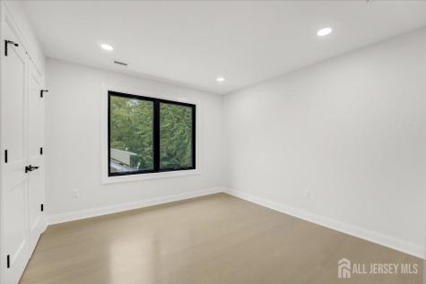 29 Lake Street Jamesburg NJ 08831