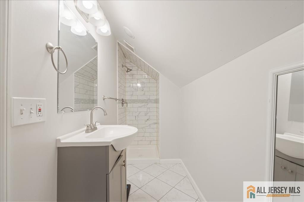 8 Center Street South River NJ 08882