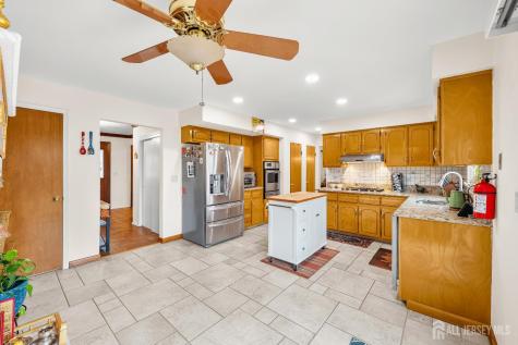 6 Stafford Road South Brunswick NJ 08852