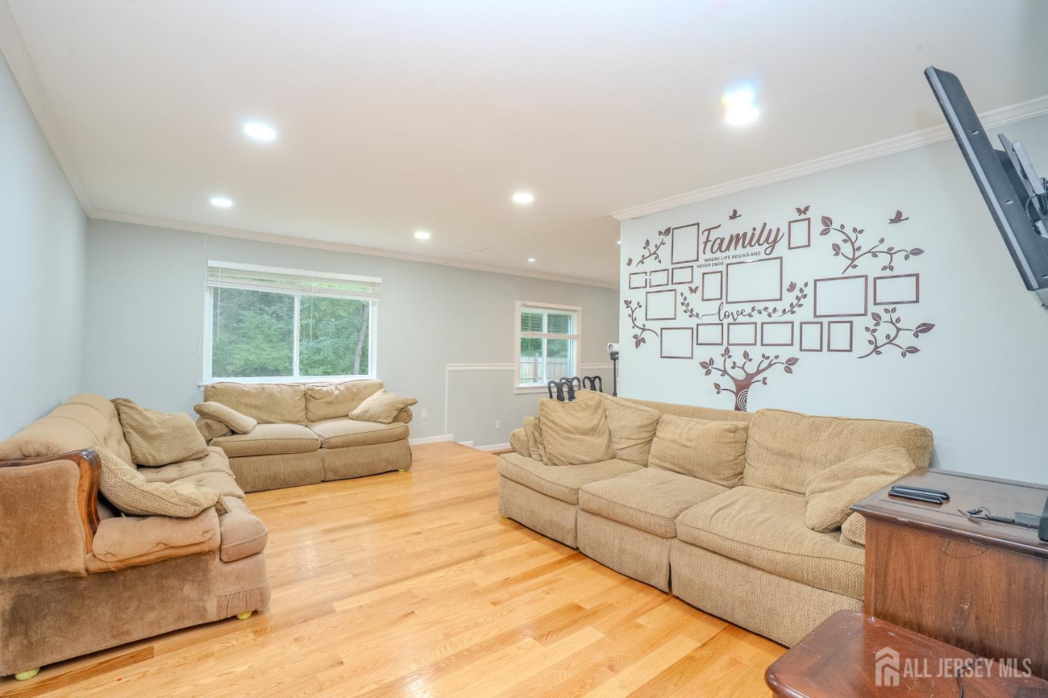 11 Holland Lane East Windsor NJ 08512