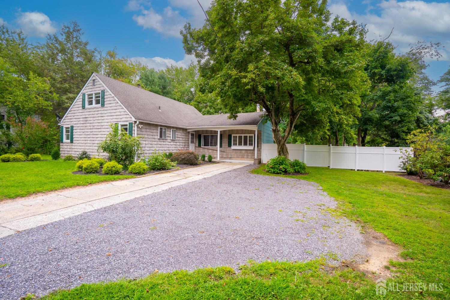 11 Holland Lane East Windsor NJ 08512