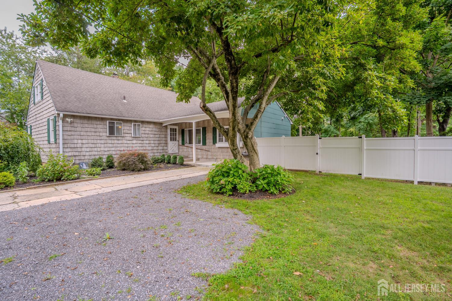 11 Holland Lane East Windsor NJ 08512