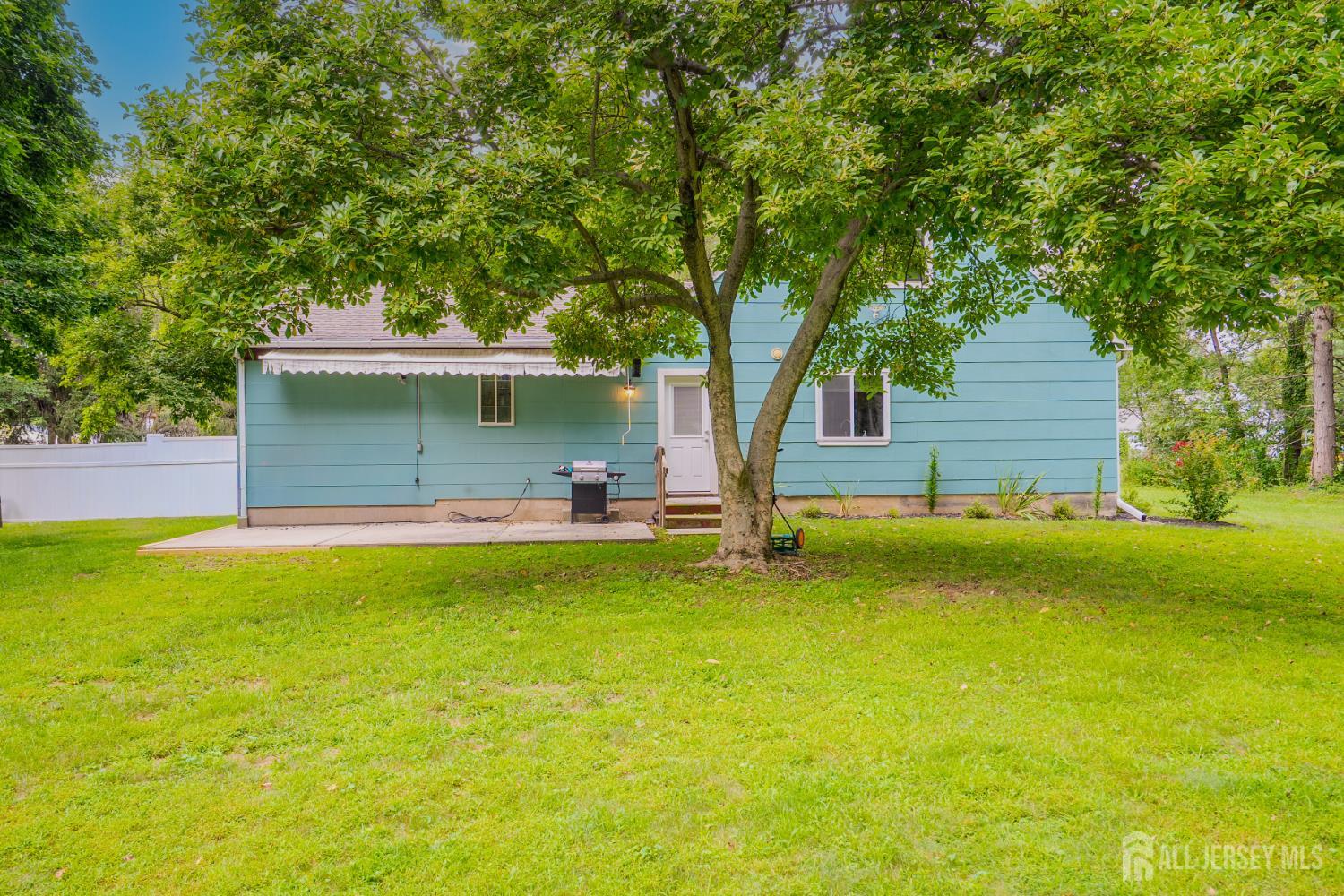 11 Holland Lane East Windsor NJ 08512