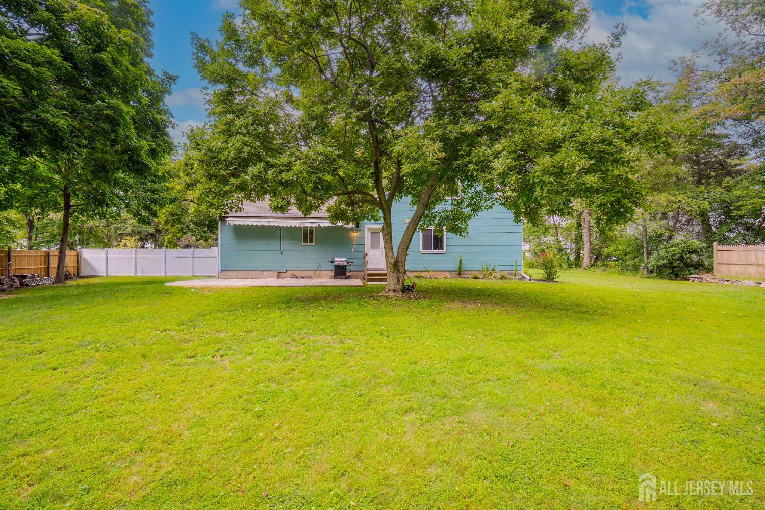 11 Holland Lane East Windsor NJ 08512