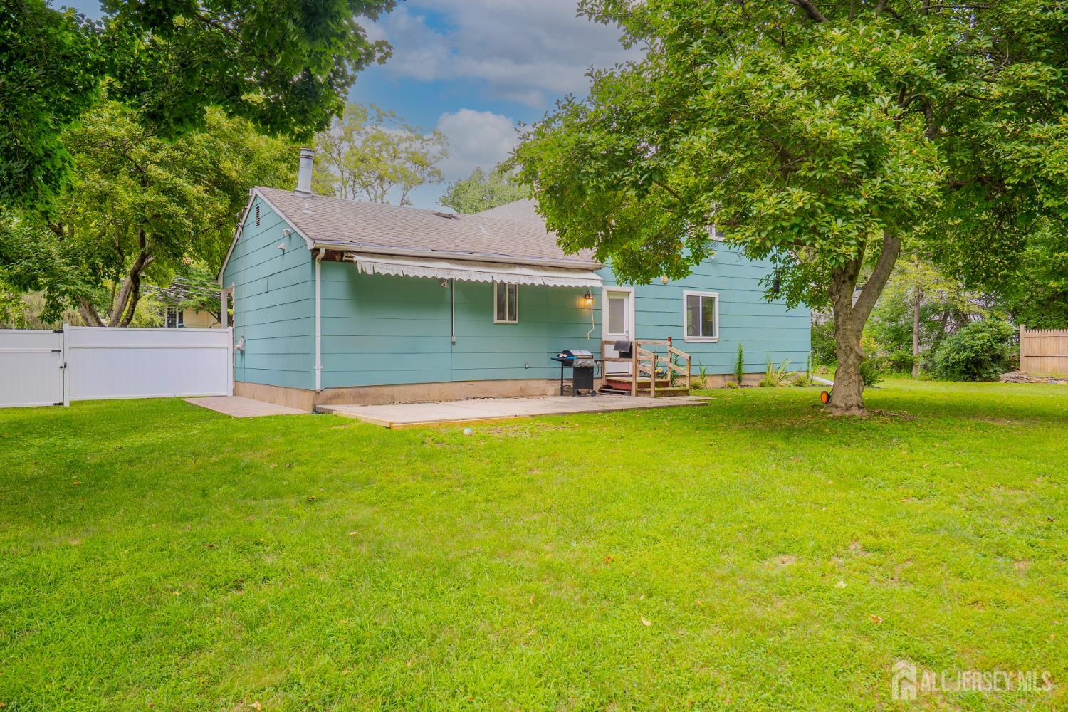 11 Holland Lane East Windsor NJ 08512