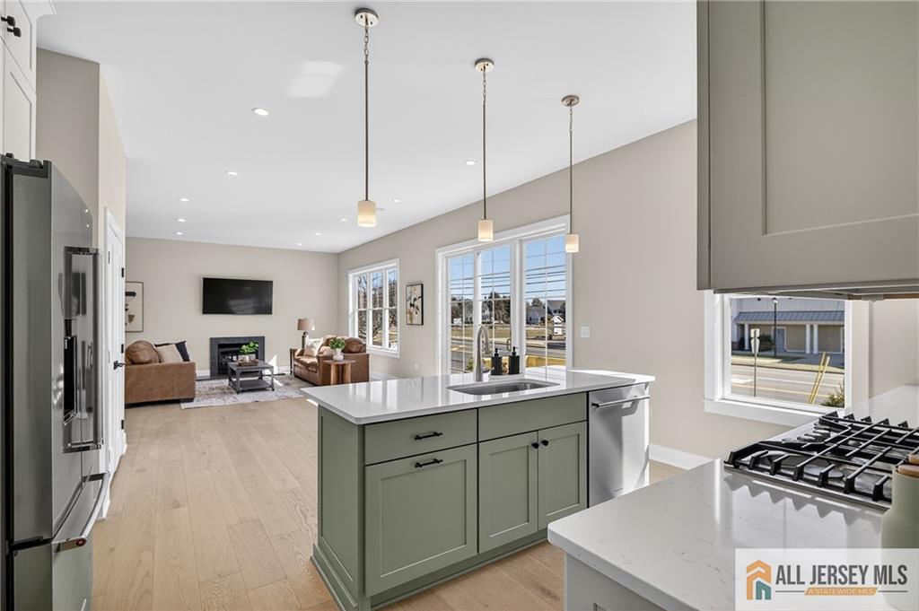 8 Arthur Lane Cranbury NJ 08512