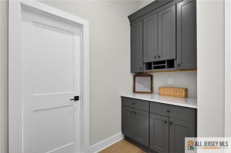 8 Arthur Lane Cranbury NJ 08512
