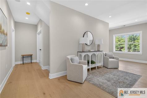 8 Arthur Lane Cranbury NJ 08512