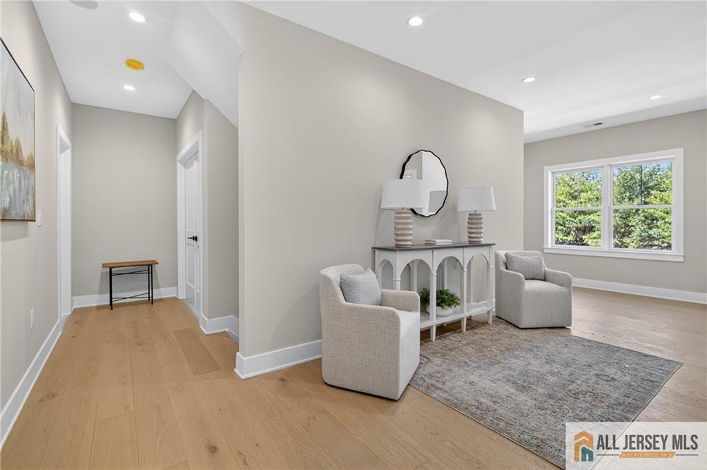 8 Arthur Lane Cranbury NJ 08512