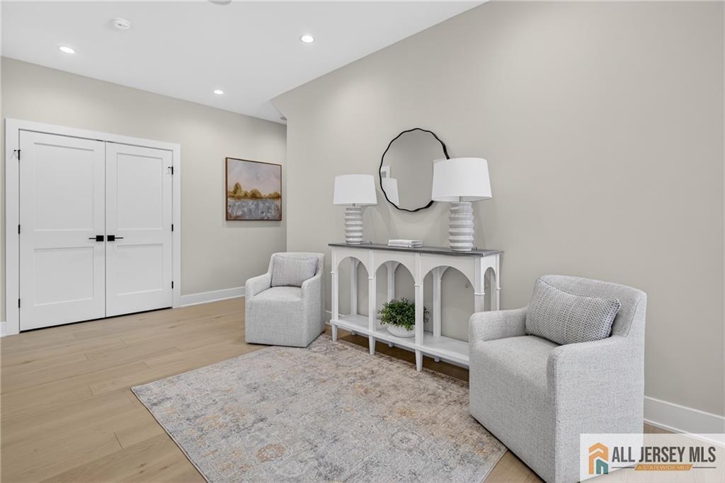 8 Arthur Lane Cranbury NJ 08512