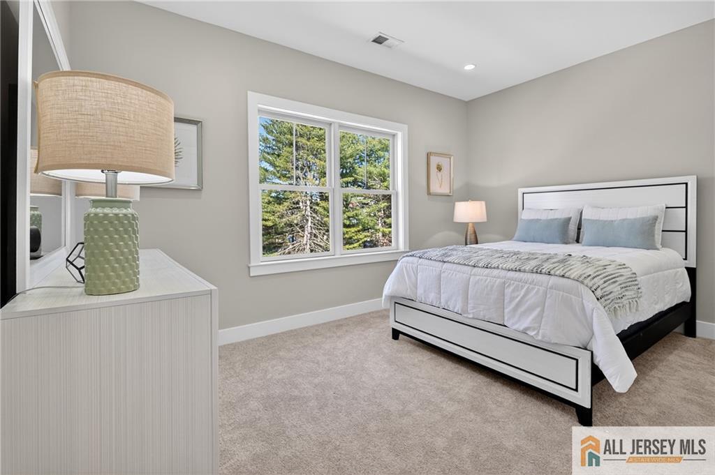 8 Arthur Lane Cranbury NJ 08512