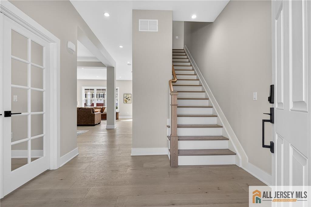 8 Arthur Lane Cranbury NJ 08512