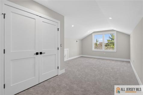 8 Arthur Lane Cranbury NJ 08512