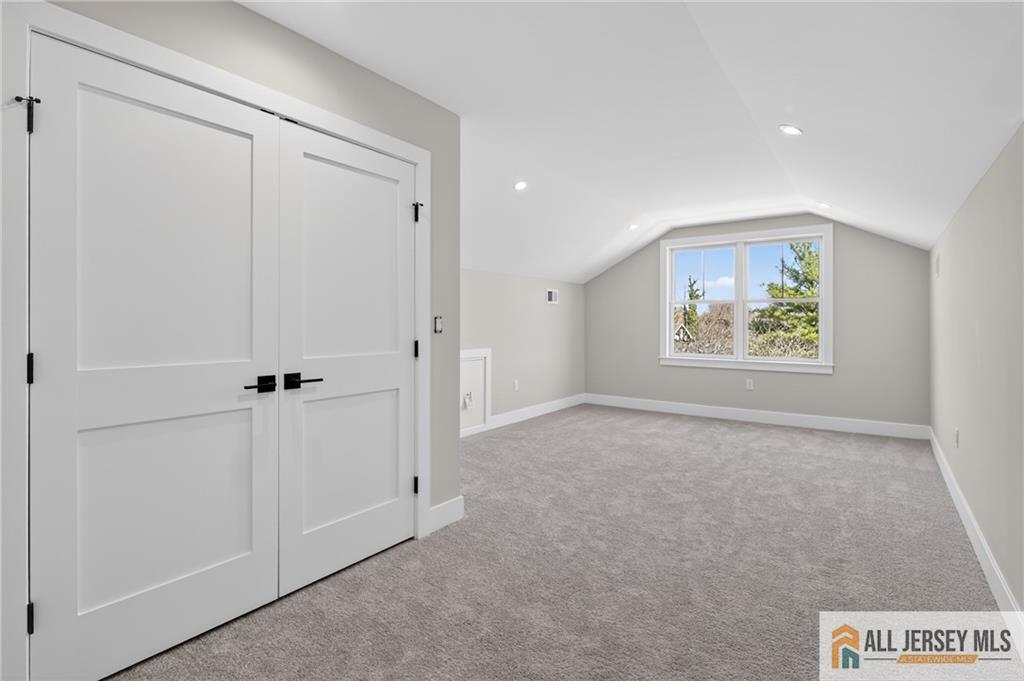 8 Arthur Lane Cranbury NJ 08512