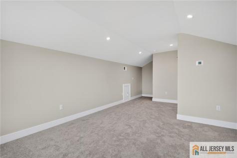 8 Arthur Lane Cranbury NJ 08512
