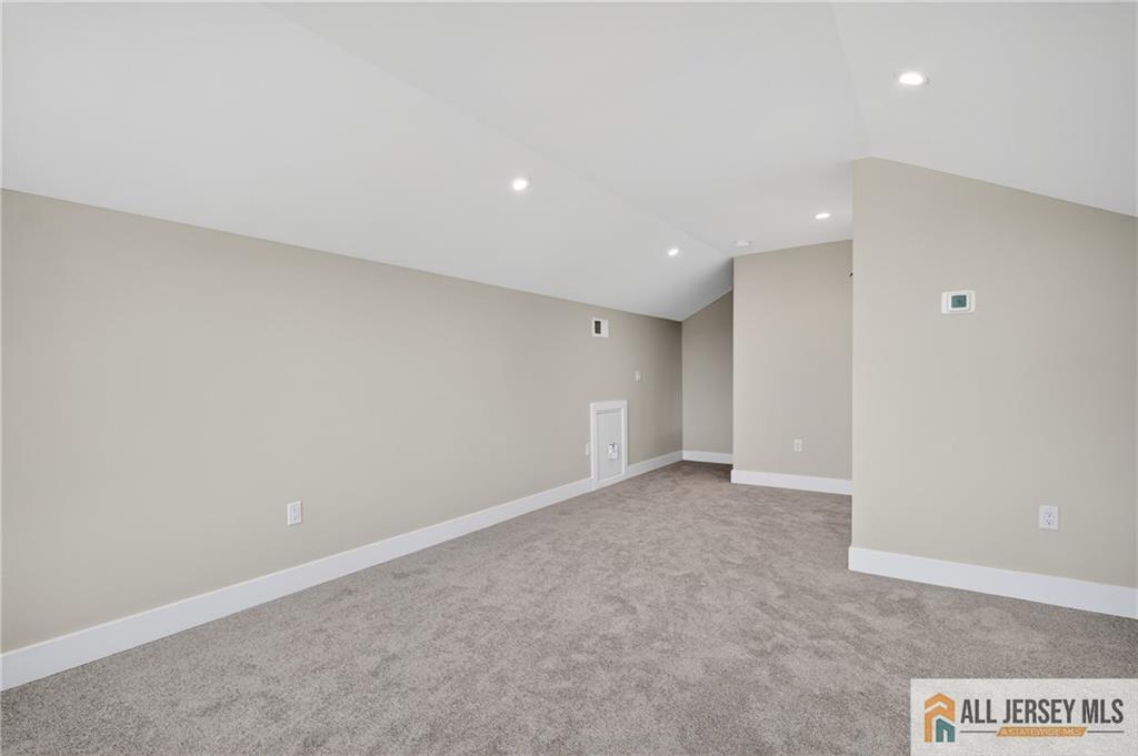 8 Arthur Lane Cranbury NJ 08512