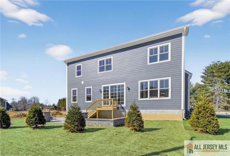 8 Arthur Lane Cranbury NJ 08512