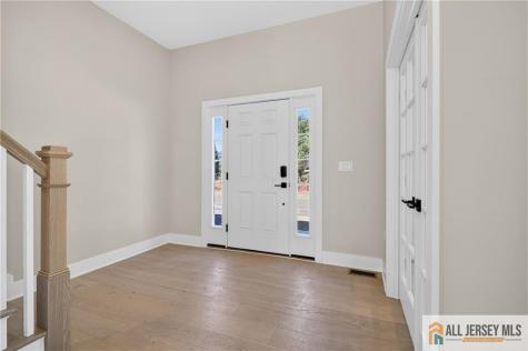 8 Arthur Lane Cranbury NJ 08512