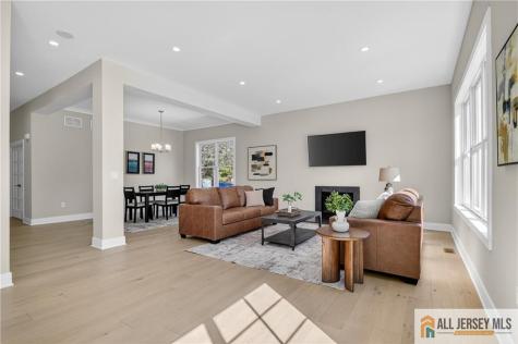 8 Arthur Lane Cranbury NJ 08512