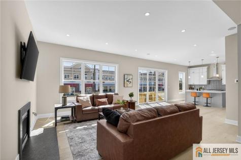 8 Arthur Lane Cranbury NJ 08512