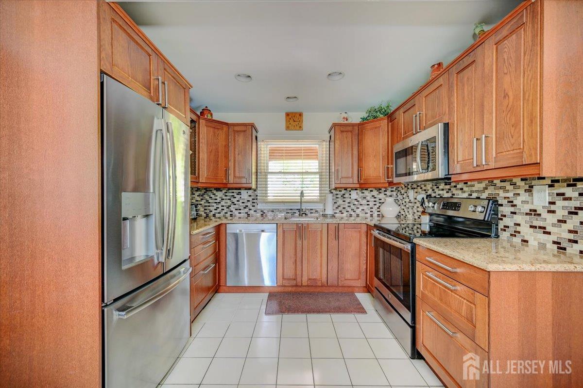 28 Morningside Drive Old Bridge NJ 08857