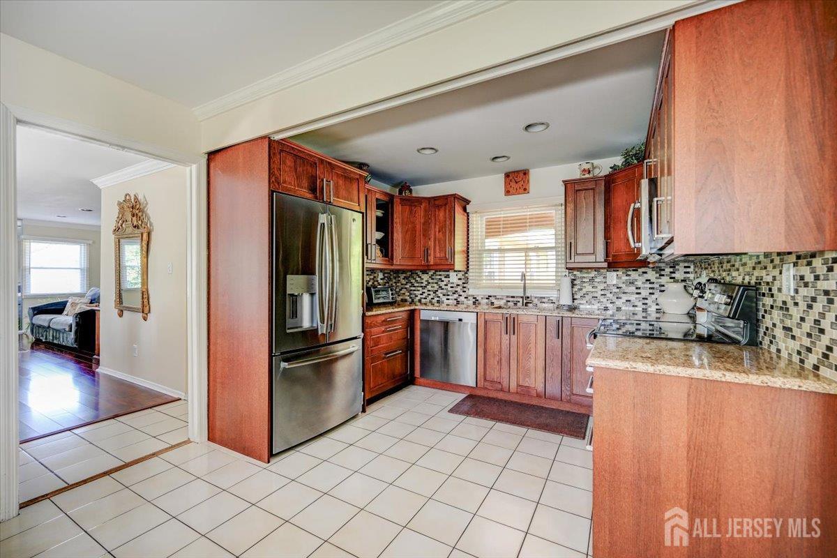 28 Morningside Drive Old Bridge NJ 08857