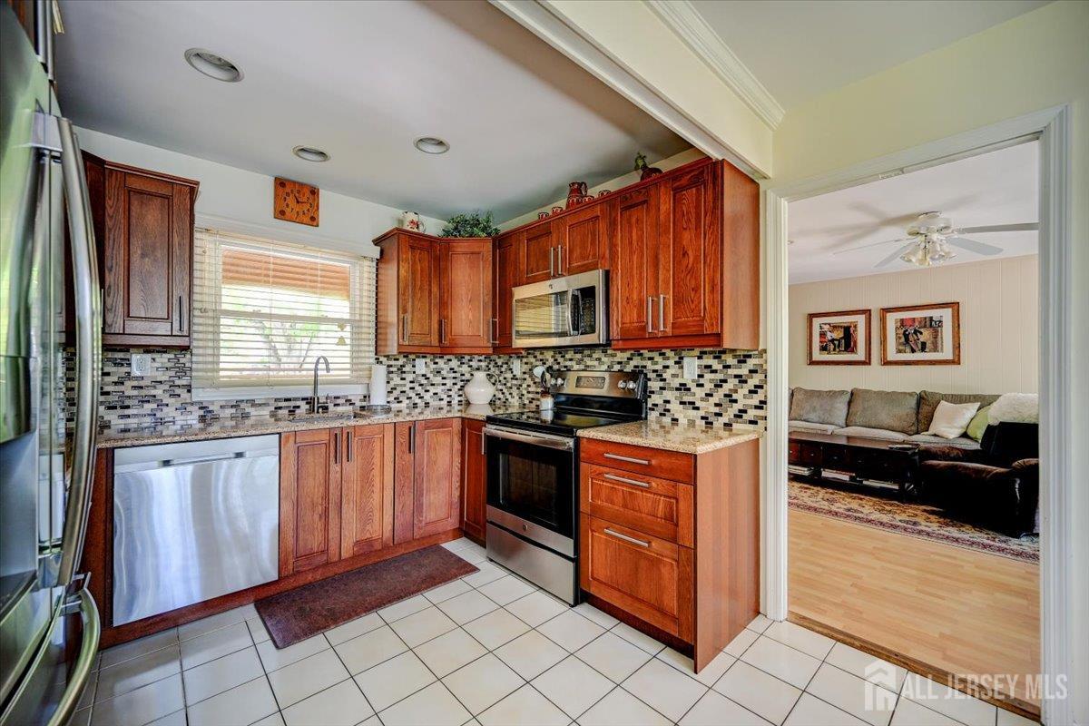 28 Morningside Drive Old Bridge NJ 08857