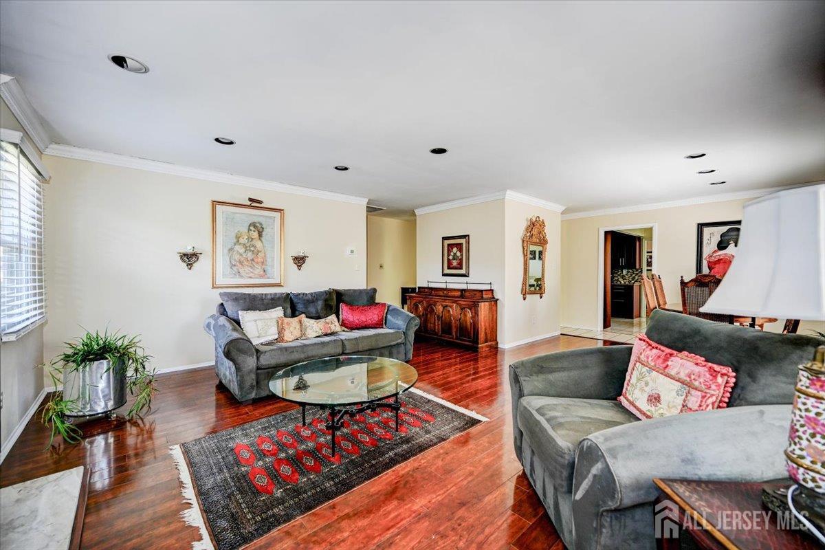 28 Morningside Drive Old Bridge NJ 08857