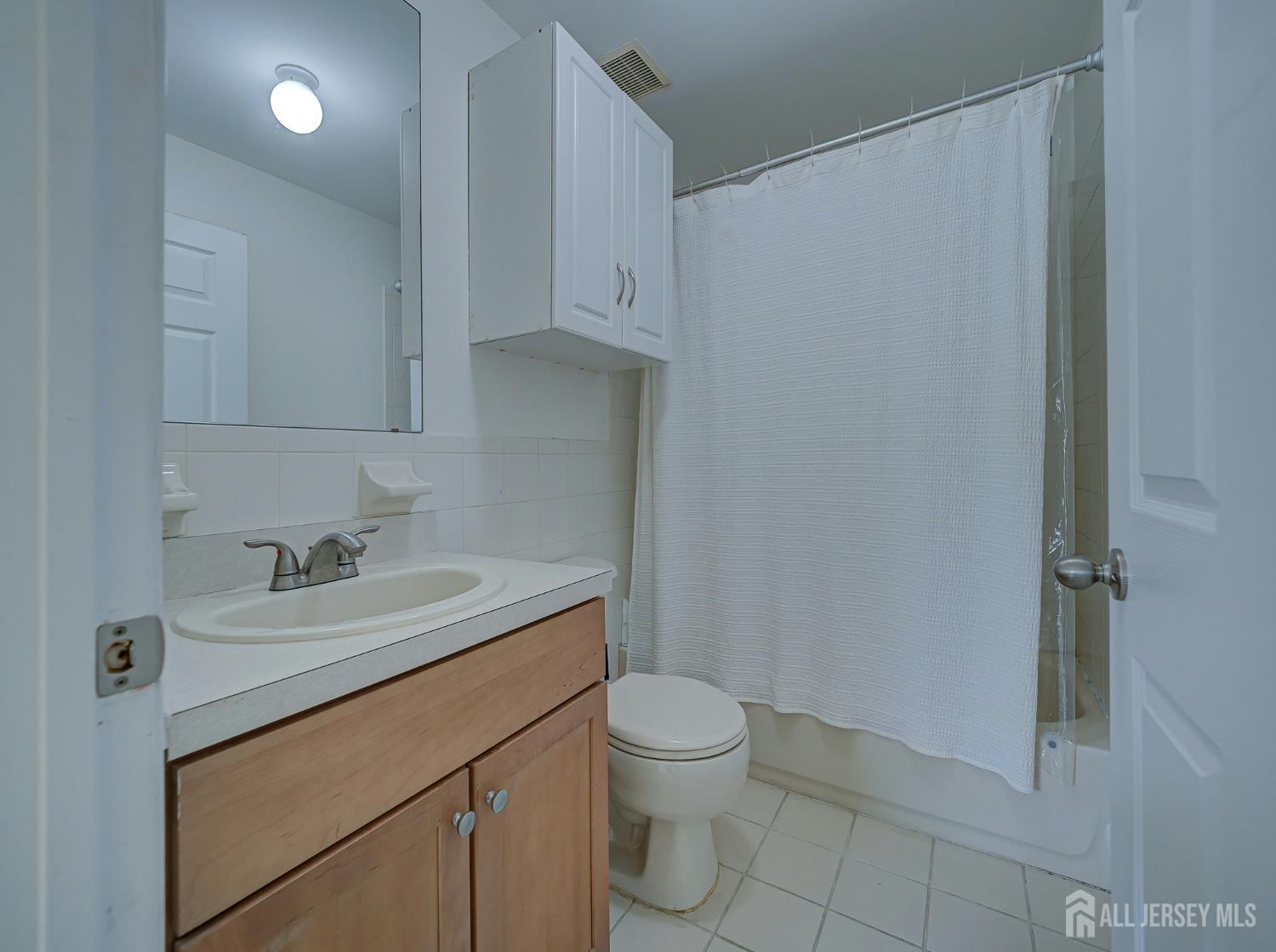 518 Great Beds Court Perth Amboy NJ 08861