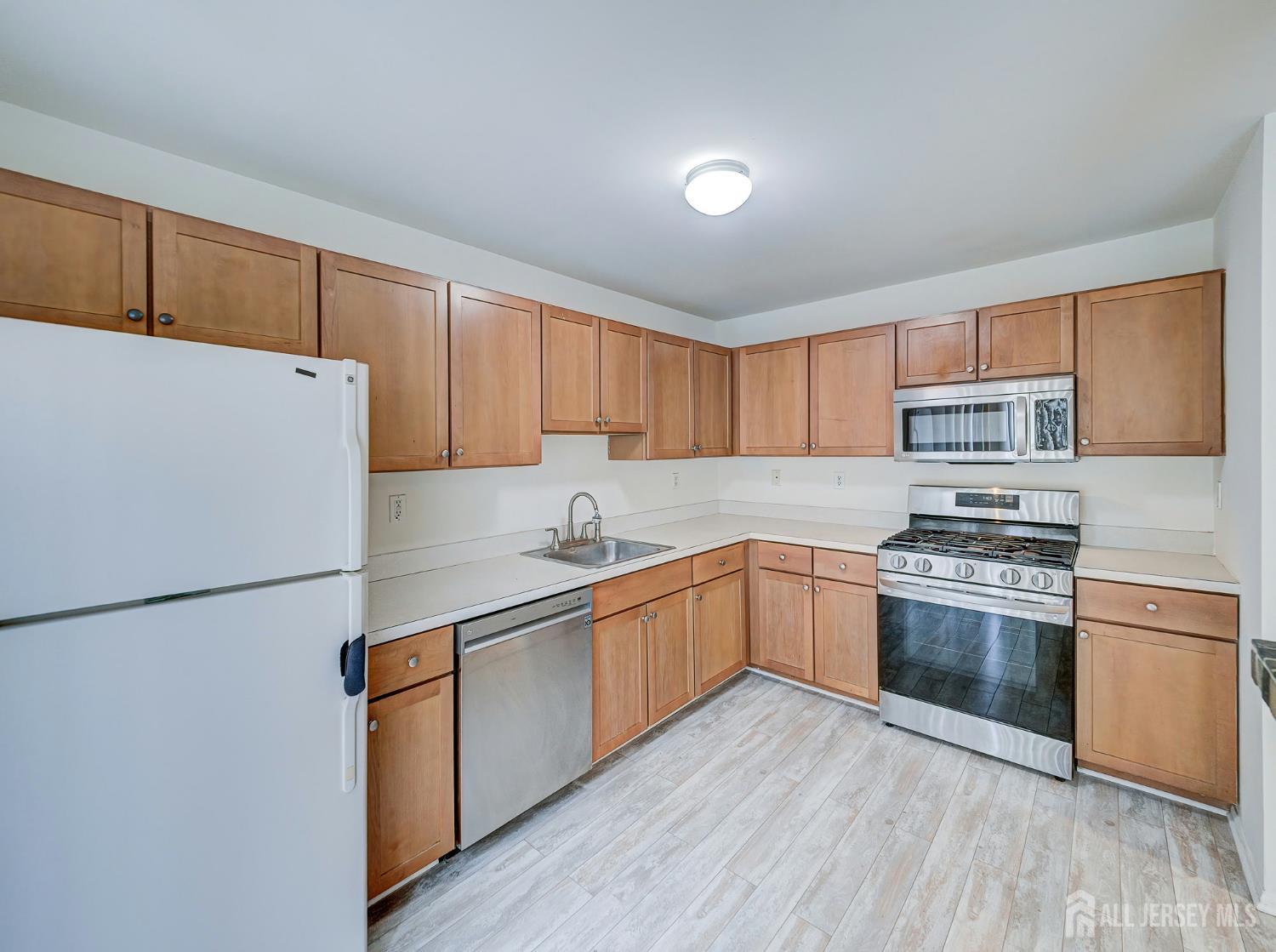 518 Great Beds Court Perth Amboy NJ 08861