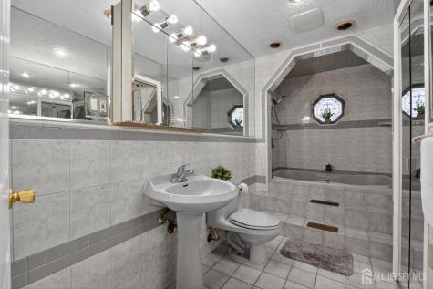 742 Gornik Drive Perth Amboy NJ 08861