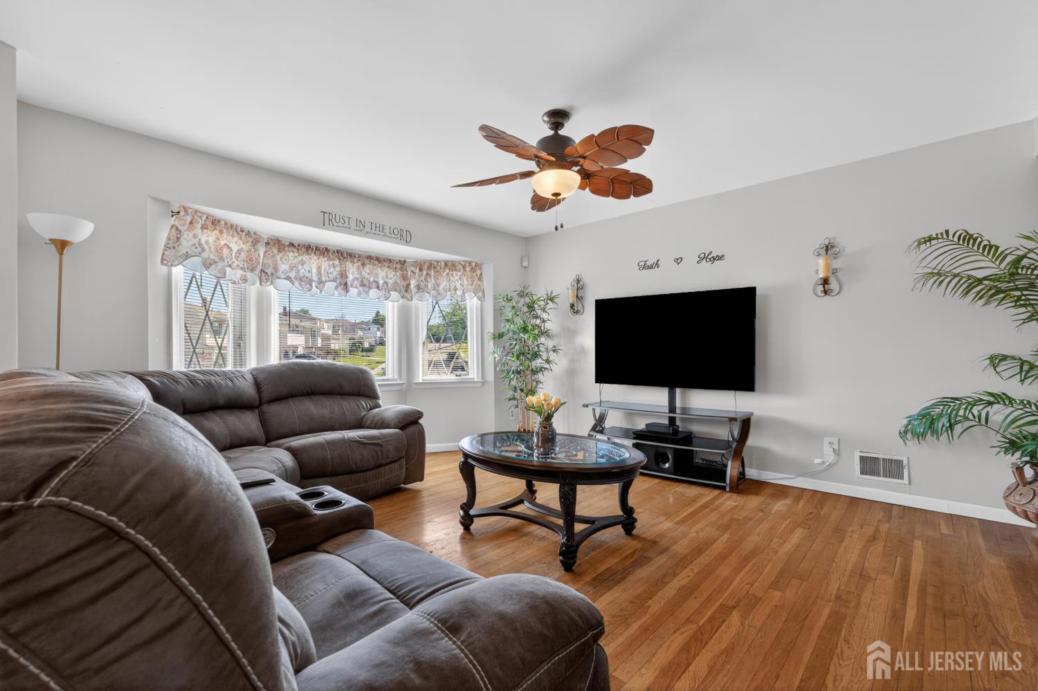 742 Gornik Drive Perth Amboy NJ 08861