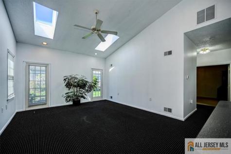 17 Umberland Place Monroe NJ 08831