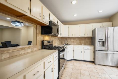 374 Constitution Circle North Brunswick NJ 08902