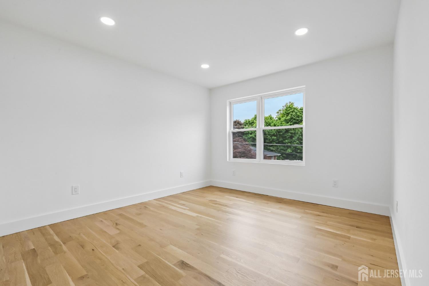 58 N Fern Street Edison NJ 08817
