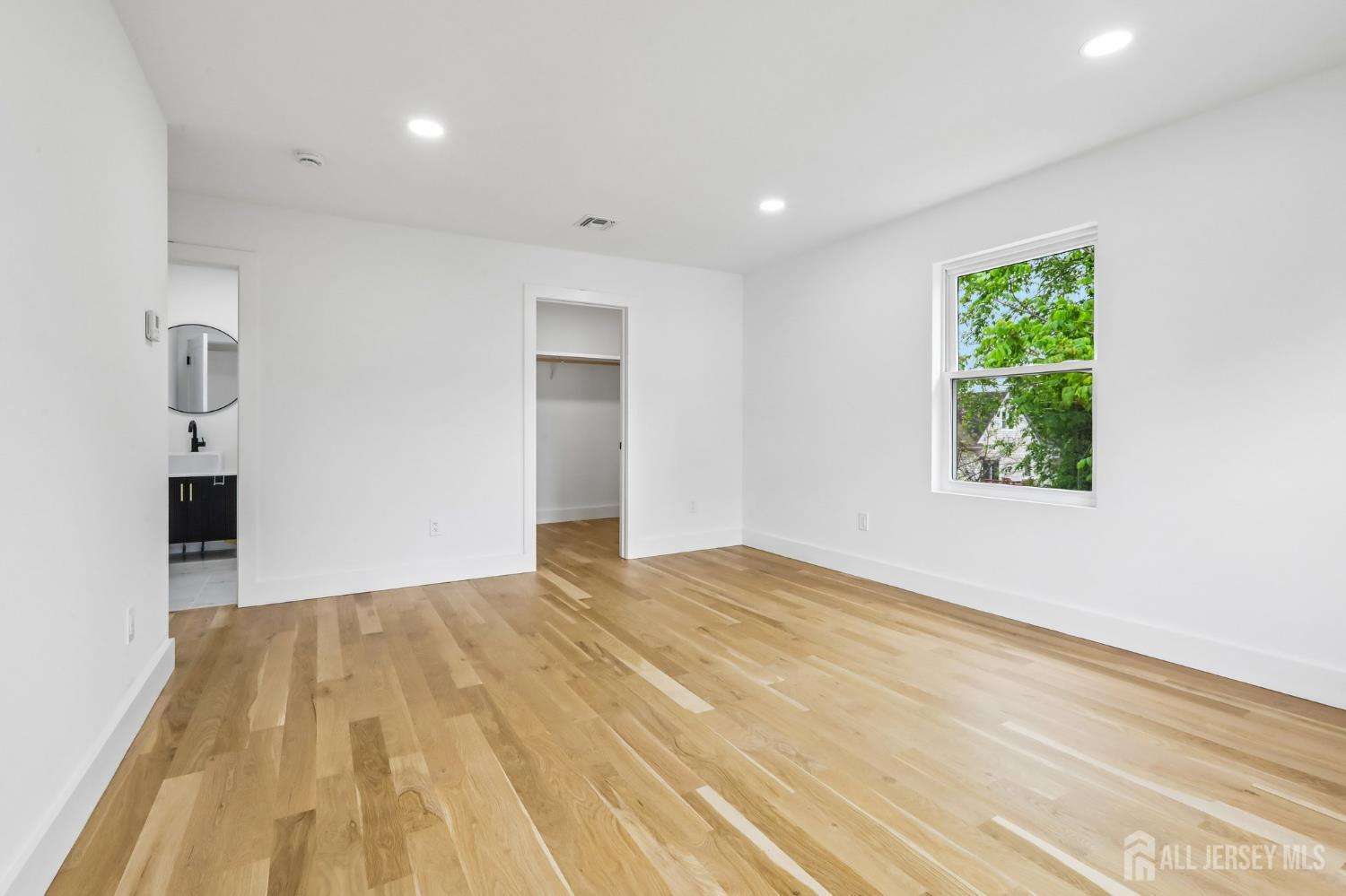 58 N Fern Street Edison NJ 08817