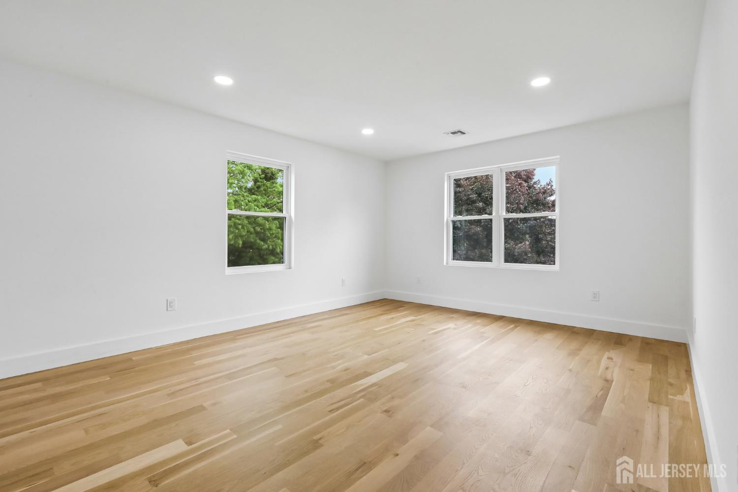 58 N Fern Street Edison NJ 08817