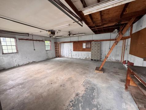 554 Ridgeway Avenue Sayreville NJ 08879