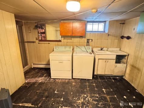 554 Ridgeway Avenue Sayreville NJ 08879