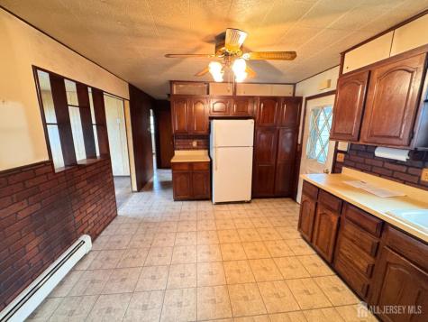 554 Ridgeway Avenue Sayreville NJ 08879