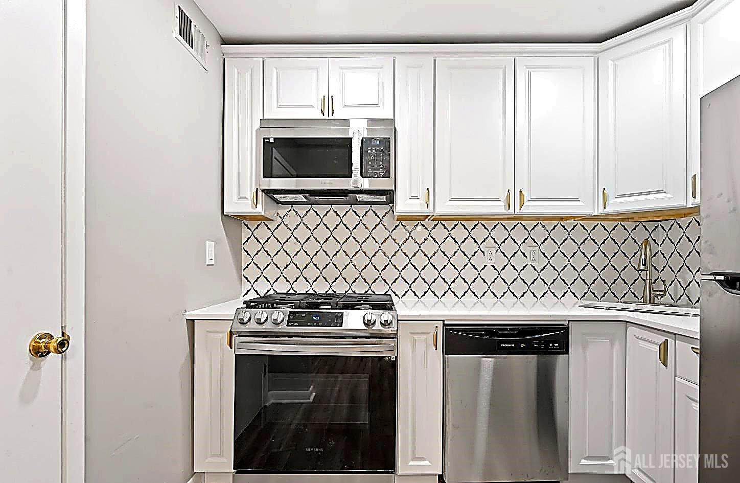 12 Wynwood Drive South Brunswick NJ 08852